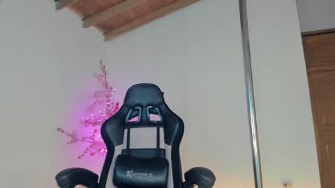 aura online show from 01.11.25