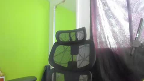 Snapshot of auradivina2 chatting on 07.17.26 Aura Divina online show from 07.17.26