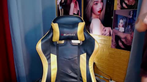 Miss awra online show from 09.28.25