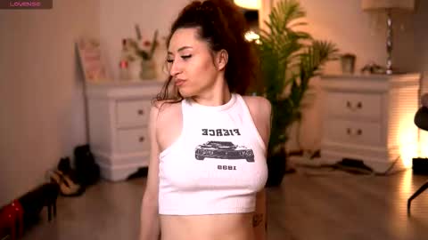 Snapshot of auram00n chatting on 02.20.26 Aura online show from 02.20.26