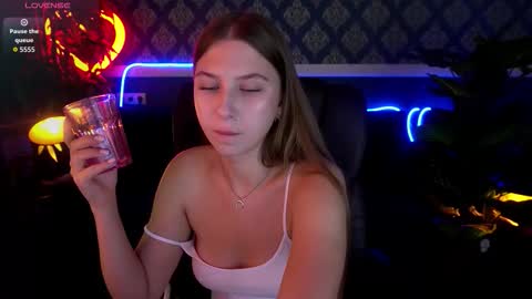 Snapshot of aureliabliss_ chatting on 09.13.25 Nikol online show from 09.13.25