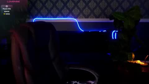 Snapshot of aureliabliss_ chatting on 09.18.25 Nikol online show from 09.18.25