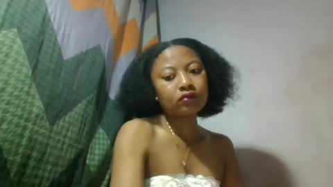 Snapshot of aurelie08 chatting on 06.19.26 aurelie08 online show from 06.19.26