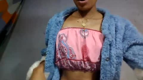Snapshot of aurelie08 chatting on 07.14.26 aurelie08 online show from 07.14.26