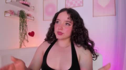 Snapshot of aurora_aaa chatting on 10.25.25 Aurora online show from 10.25.25