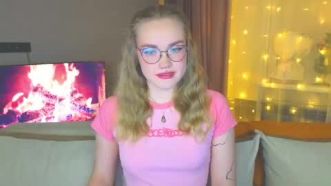 Snapshot of aurora_golden chatting on 12.24.24 Kate online show from 12.24.24