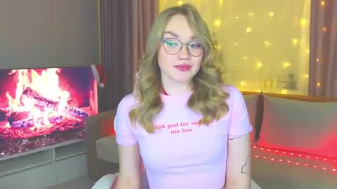 Snapshot of aurora_golden chatting on 01.16.25 Kate online show from 01.16.25