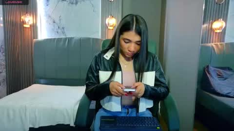 Aurora online show from 10.05.25