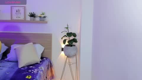 aurora_rodriguez online show from 12.20.24