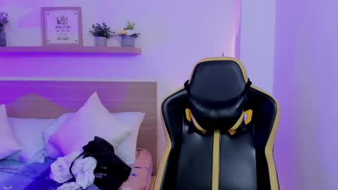 aurora_rodriguez online show from 01.04.25