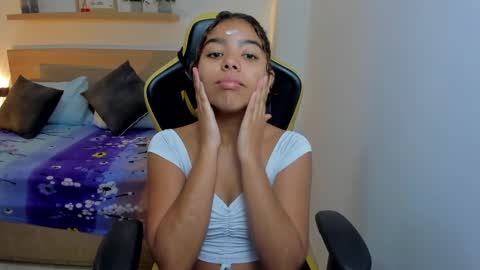 aurora_rodriguez online show from 01.27.25