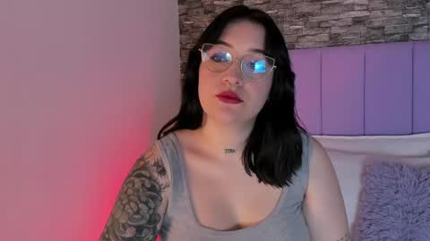 Snapshot of aurora_sweet2 chatting on 03.12.25 Madison online show from 03.12.25