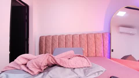 auroraa_miller online show from 01.09.26