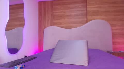 auroraa_miller online show from 03.18.26