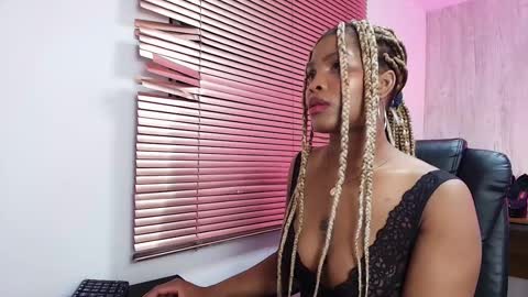 Ariana online show from 10.12.25