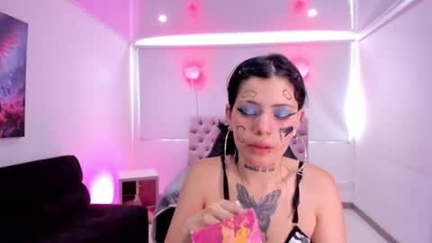 Snapshot of auroradiaz_ chatting on 09.24.25 Aurora Diaz online show from 09.24.25