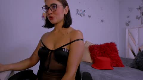 Aurora Ponce online show from 01.11.25