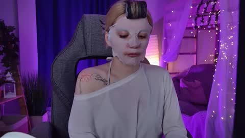 aurorawrenfield online show from 03.25.26