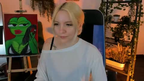 aurorawrenfield online show from 05.12.26