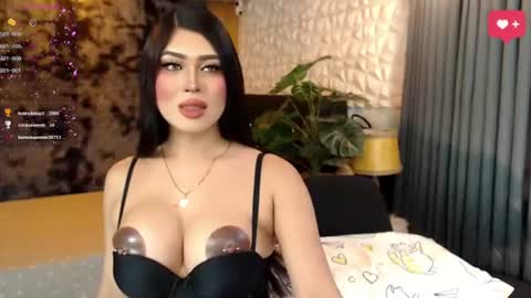 Snapshot of auspciouscharm chatting on 07.31.26 K E L L Y online show from 07.31.26