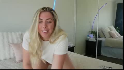 aussielulu online show from 11.24.25