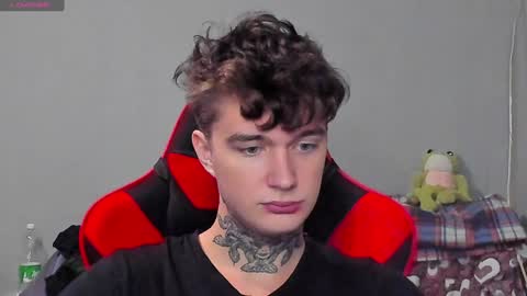 Snapshot of austen_milker chatting on 01.04.25 Austen online show from 01.04.25