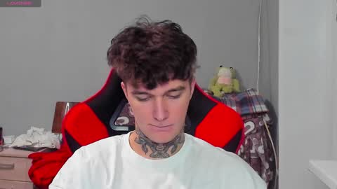 Snapshot of austen_milker chatting on 01.12.25 Austen online show from 01.12.25