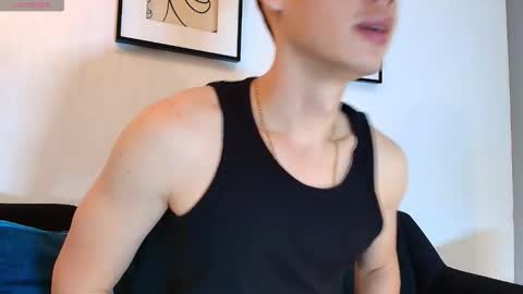 Snapshot of austiin_ross1 chatting on 10.23.25 austiin online show from 10.23.25