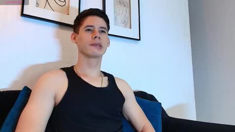 Snapshot of austiin_ross1 chatting on 10.27.25 austiin online show from 10.27.25