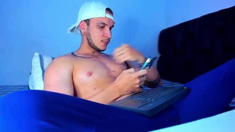 Snapshot of austin_curry chatting on 12.15.24 A online show from 12.15.24