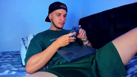 Snapshot of austin_curry chatting on 12.21.24 A online show from 12.21.24