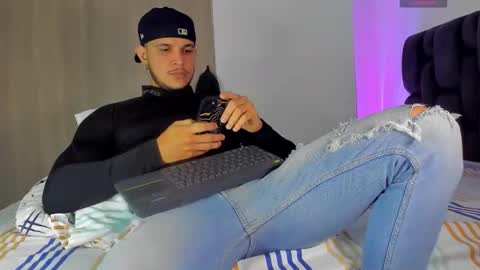 A online show from 12.20.25