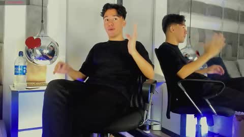 Snapshot of austinreeds chatting on 03.18.26 austinreeds online show from 03.18.26