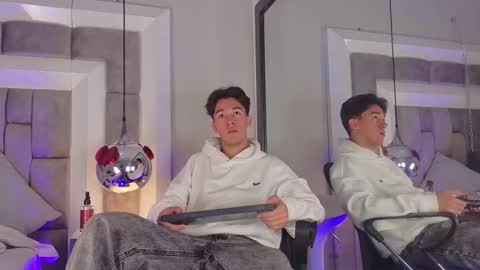 Snapshot of austinreeds chatting on 03.28.26 austinreeds online show from 03.28.26