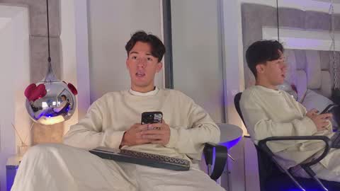 Snapshot of austinreeds chatting on 03.31.26 austinreeds online show from 03.31.26