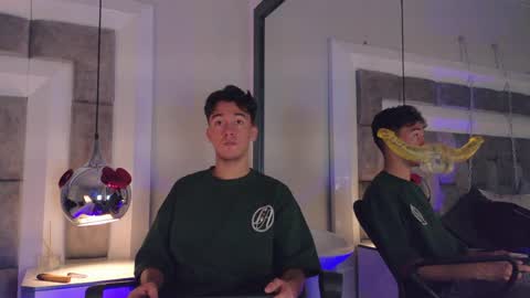 Snapshot of austinreeds chatting on 04.12.26 austinreeds online show from 04.12.26