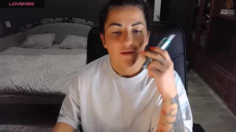 Ava online show from 11.04.25