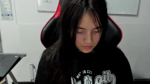 Snapshot of ava_broown chatting on 12.21.24              online show from 12.21.24