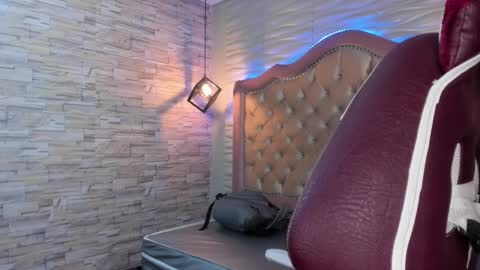 Snapshot of ava_broown chatting on 01.11.25              online show from 01.11.25