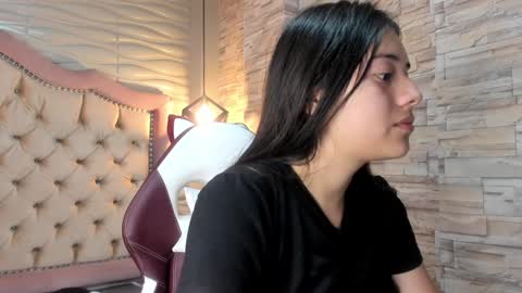 Snapshot of ava_broown chatting on 01.18.25              online show from 01.18.25