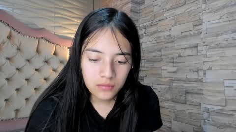 Snapshot of ava_broown chatting on 01.18.25              online show from 01.18.25