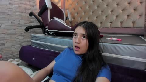 Snapshot of ava_broown chatting on 01.21.25              online show from 01.21.25