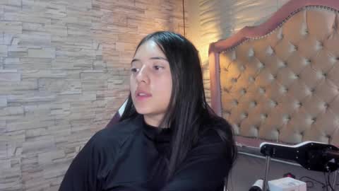 Snapshot of ava_broown chatting on 01.23.25              online show from 01.23.25