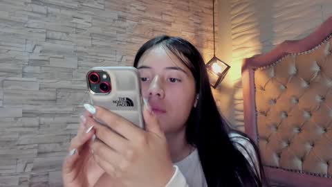 Snapshot of ava_broown chatting on 01.27.25              online show from 01.27.25