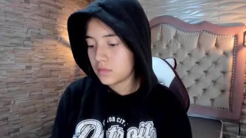 Snapshot of ava_broown chatting on 02.03.25              online show from 02.03.25