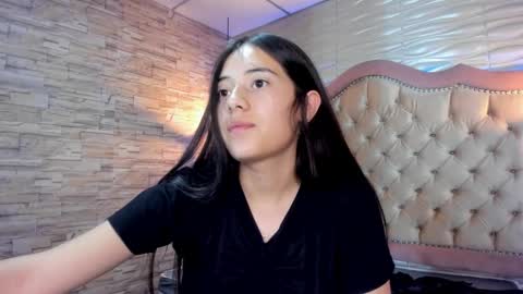 Snapshot of ava_broown chatting on 02.15.25              online show from 02.15.25