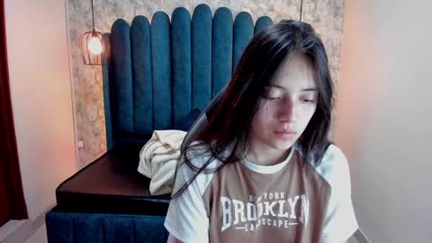 Snapshot of ava_broown chatting on 03.01.25              online show from 03.01.25