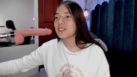 Snapshot of ava_broown chatting on 03.02.25              online show from 03.02.25