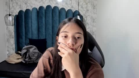 Snapshot of ava_broown chatting on 03.06.25              online show from 03.06.25