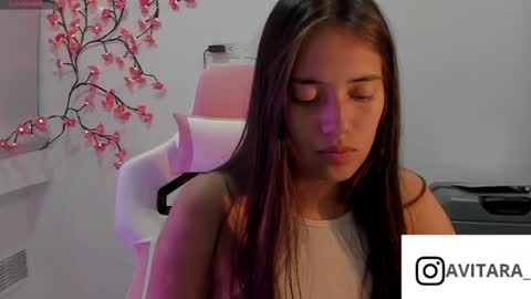 Snapshot of ava_broown chatting on 06.17.26 online show from 06.17.26